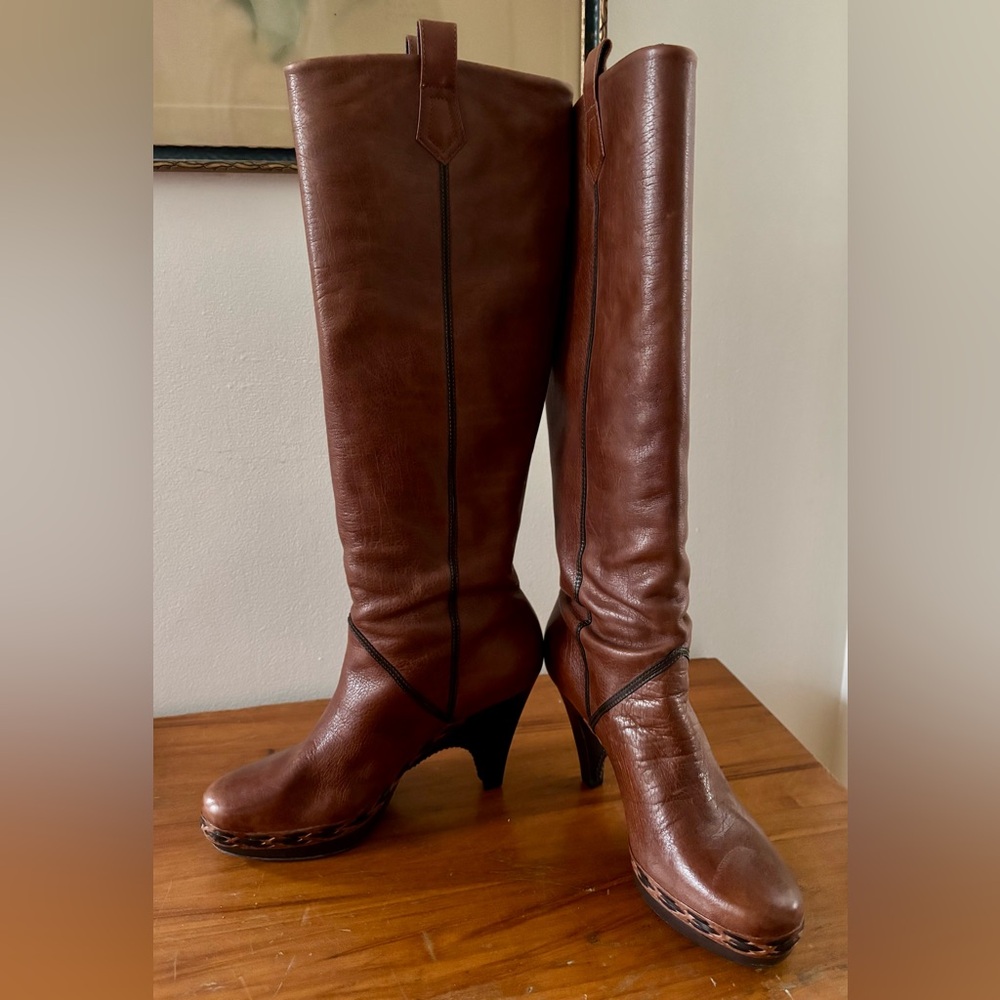 Fabulous Cole Haan vintage pull on leather platform boots (late 70s-80s?), EUC